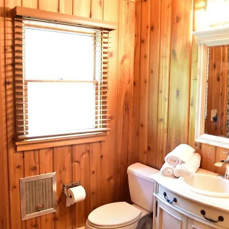 Quiet And Comfy 3Bed/2Bath - Chalet With Hot Tub. Cedar Exterior photo