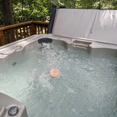 Quiet And Comfy 3Bed/2Bath - Chalet With Hot Tub. Cedar Exterior photo