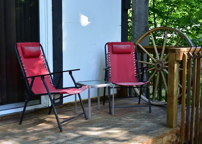 Quiet And Comfy 3Bed/2Bath - Chalet With Hot Tub.