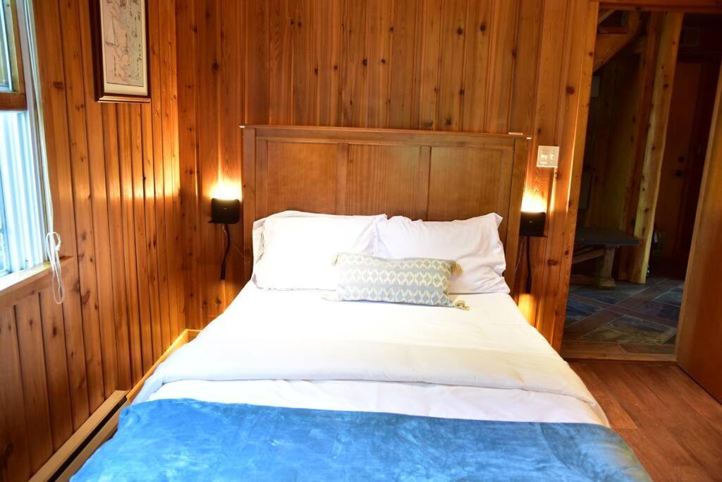Quiet And Comfy 3bed/2bath - With Hot Tub.