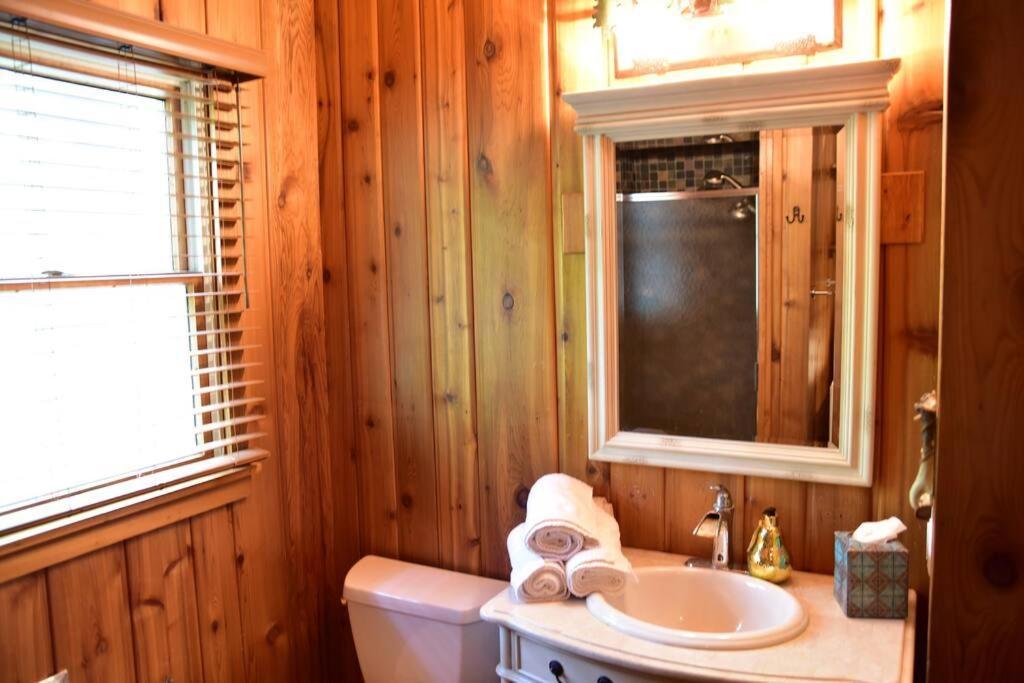 Quiet And Comfy 3bed/2bath - With Hot Tub. Chalet *