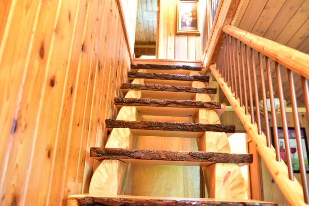 Chalet Quiet And Comfy 3bed/2bath - With Hot Tub. Cedar