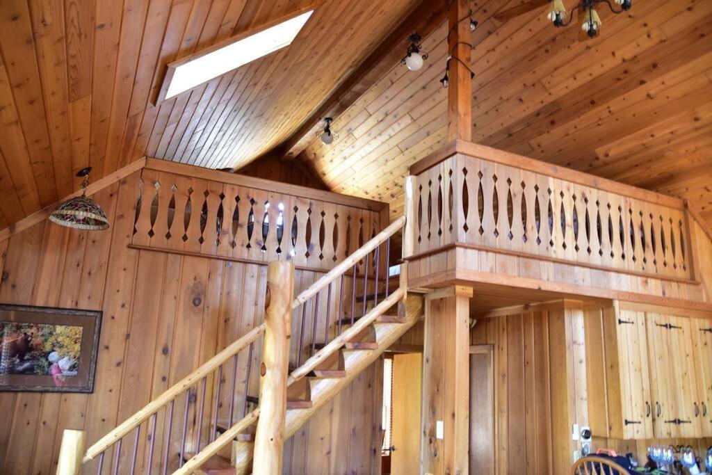 Quiet And Comfy 3bed/2bath - With Hot Tub. * Cedar