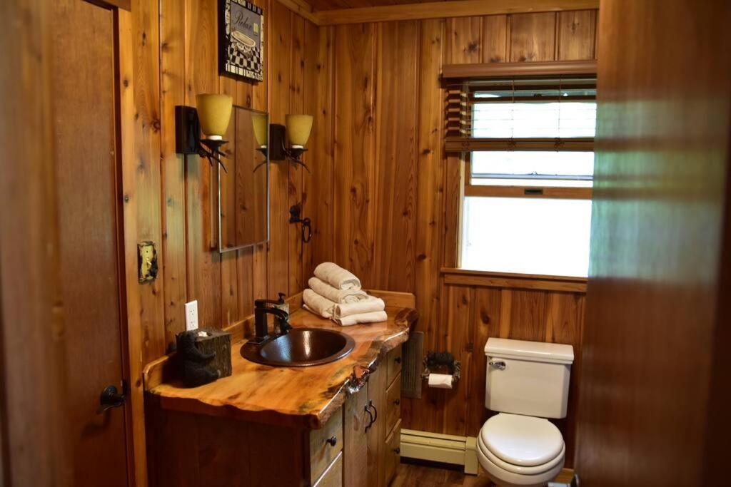 Chalet Quiet And Comfy 3bed/2bath - With Hot Tub. Cedar